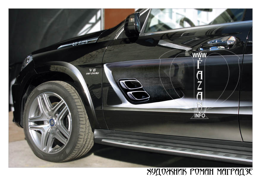 Аэрография на черном автомобиле Mercedes Benz GL350. Фото 02.