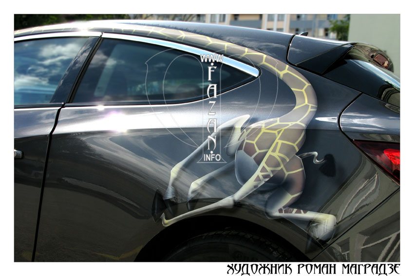 Аэрография на серой машине Opel Astra GTC: герой мультфильма "Мадагаскар" Мелман, фото 06.